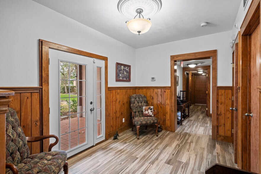 More Photos Of 123 Live Oak Ave, Daytona Beach Office Residential For Sale