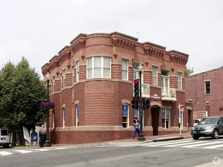 Primary Photo Of 1600 Wisconsin Ave NW, Washington Storefront Retail Office For Lease