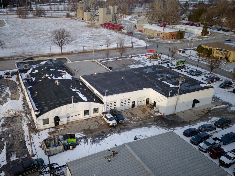 More Photos Of 24 E Scott St, Fond Du Lac Auto Dealership For Lease