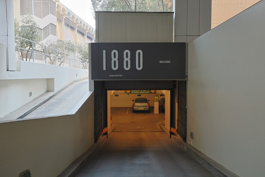 More Photos Of 1880 Century Park E, Los Angeles Office For Lease