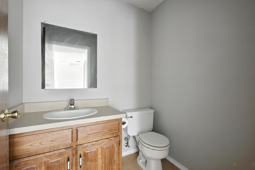 More Photos Of 2218 Michigan Ave, Arlington Unknown For Lease