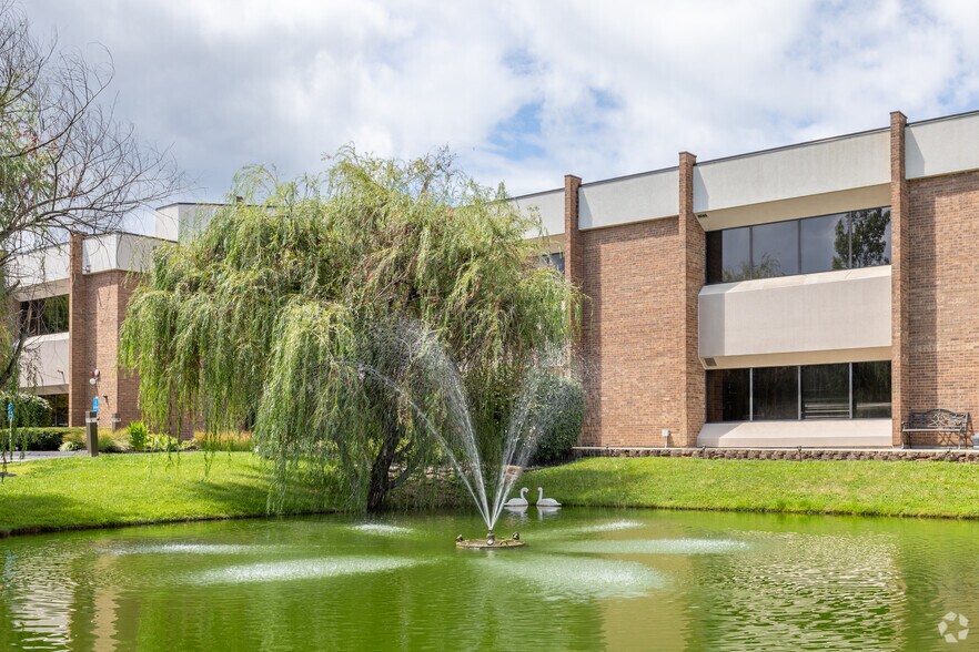 More Photos Of 1325 E Kemper Rd, Springdale Unknown For Lease