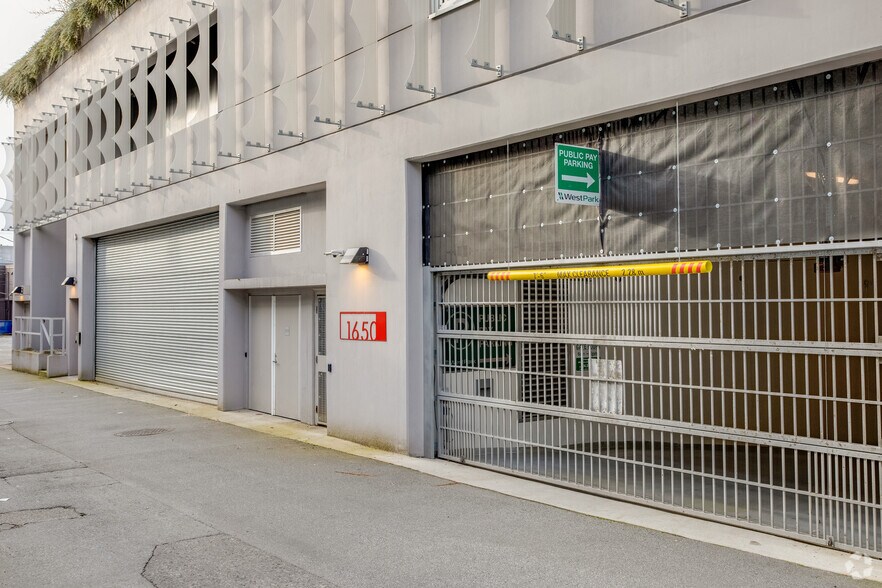 More Photos Of 1650-1652 2nd Av W, Vancouver Showroom For Lease