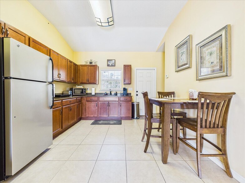 More Photos Of 100 Pilothouse Ct, Palatka Multifamily For Sale