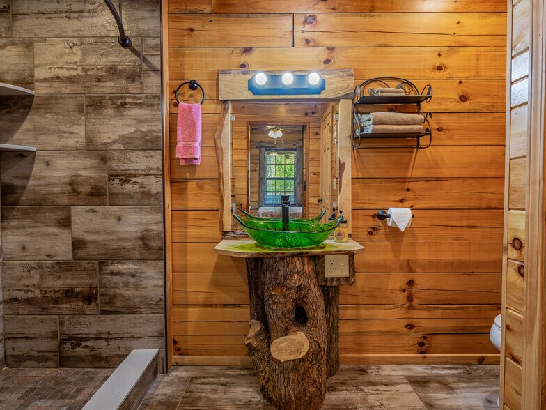 More Photos Of 1640-642 River Rd, Hot Springs Apartments For Sale