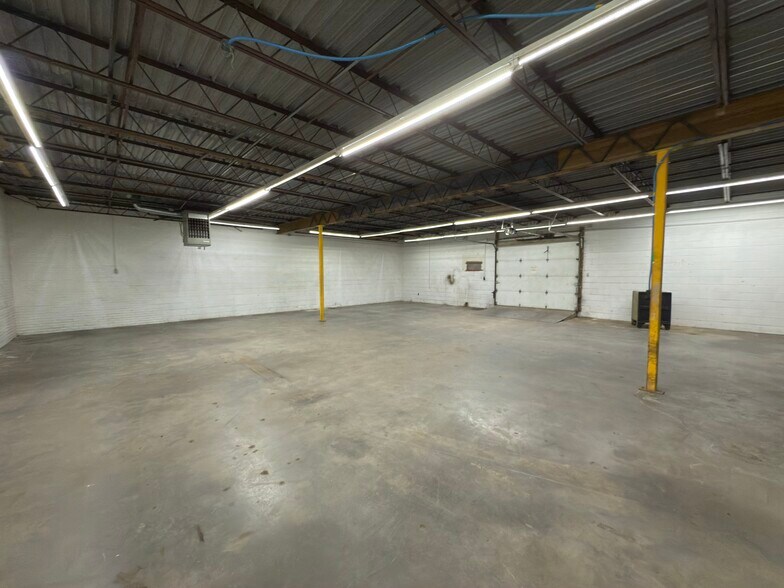 More Photos Of 2808 Virginia Ave, Collinsville Auto Repair For Sale