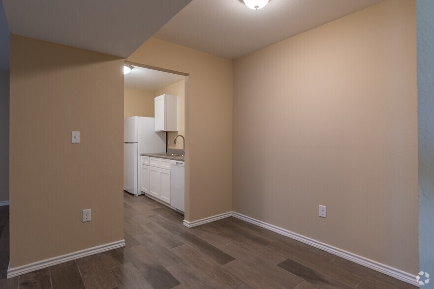 More Photos Of 475 S Denver St, Vidor Apartments For Sale
