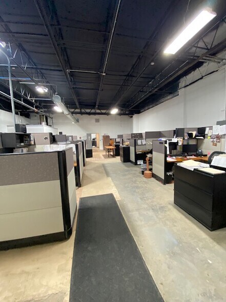 More Photos Of 9840 S 27th St, Oak Creek Industrial For Sale