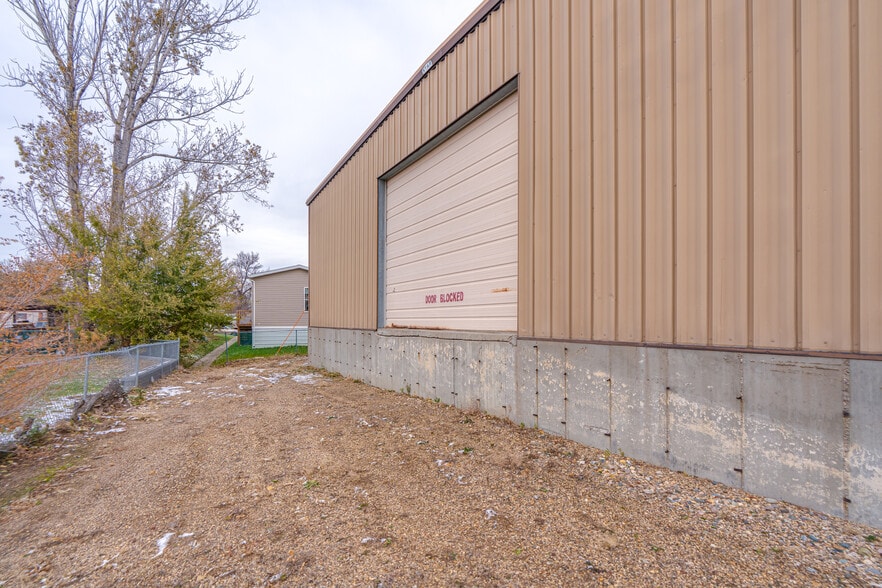 More Photos Of 1100 Basin Ave, Bismarck Flex For Sale