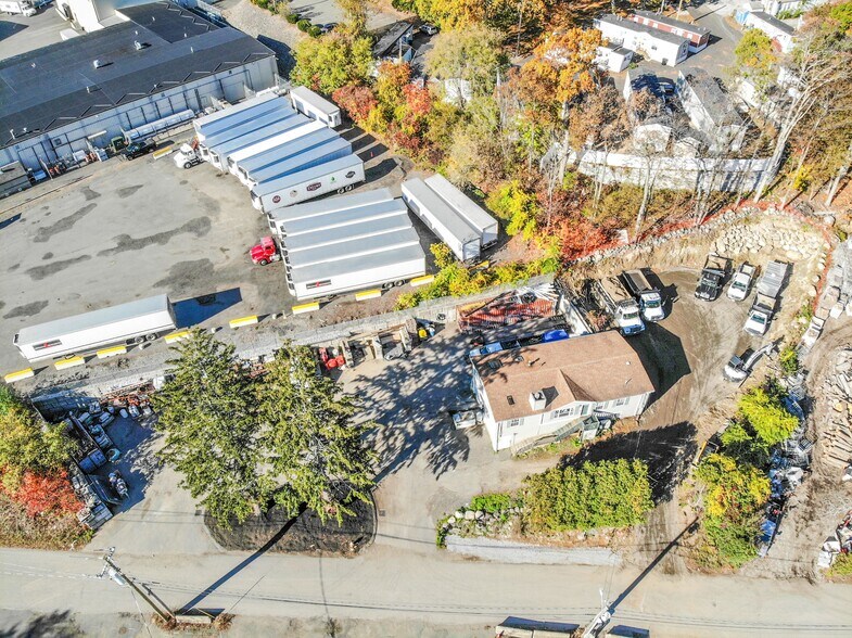 More Photos Of 25 Popes Ln, Danvers Flex For Sale