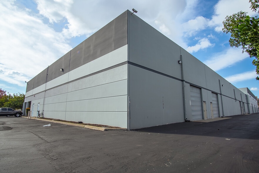 More Photos Of 188 Newport Dr, San Marcos Warehouse For Lease