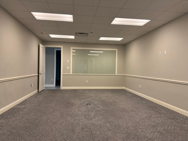 More Photos Of 3900 S Stonebridge Dr, McKinney Office For Lease