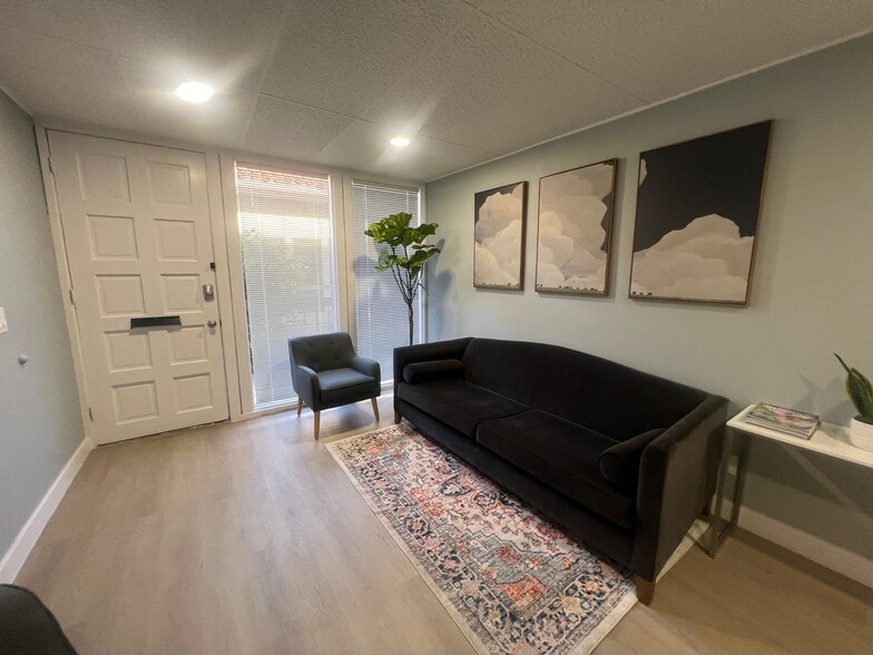 More Photos Of 17621 Irvine Blvd, Tustin Medical For Lease