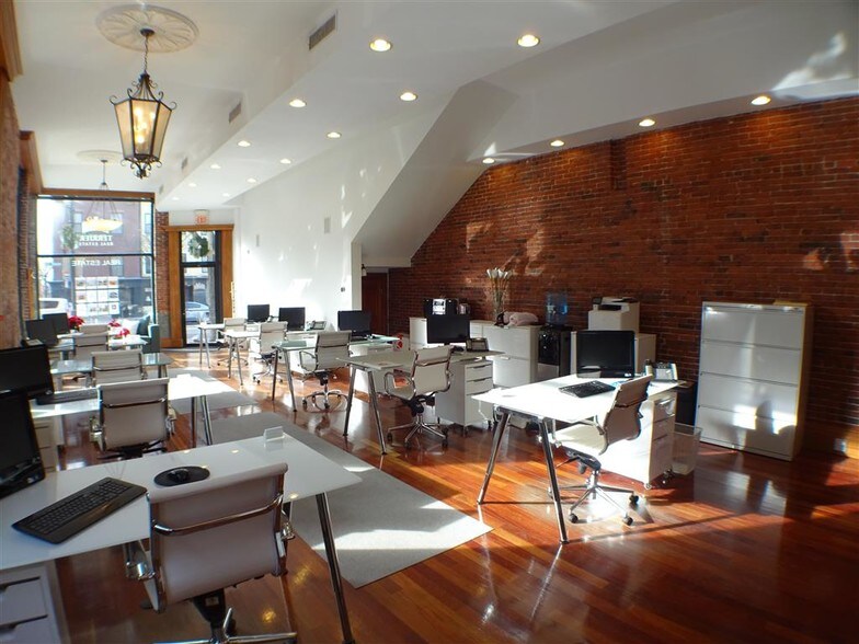 More Photos Of 366 W Broadway, Boston Storefront Retail Residential For Lease