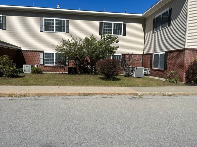 More Photos Of 375 Bay Rd, Queensbury Medical For Lease