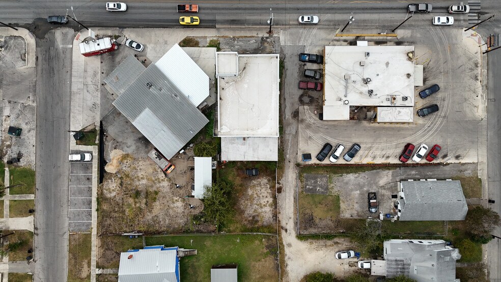 More Photos Of 1426 S New Braunfels Ave, San Antonio Freestanding For Sale