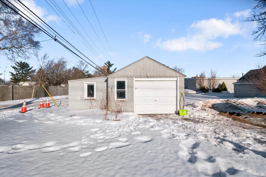 More Photos Of 690 S Lapeer Rd, Oxford Warehouse For Sale