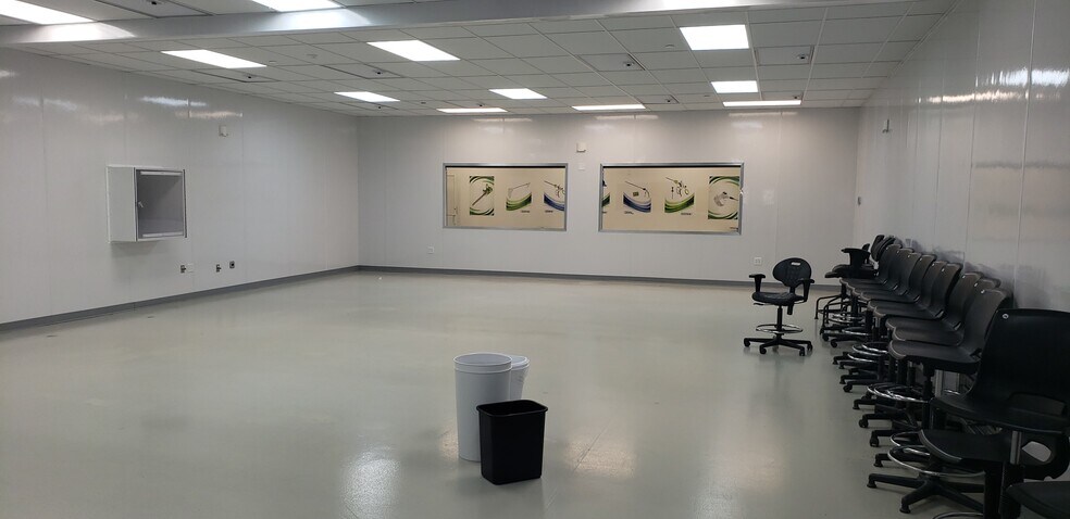 More Photos Of 6903 Stapoint Ct, Winter Park Warehouse For Lease