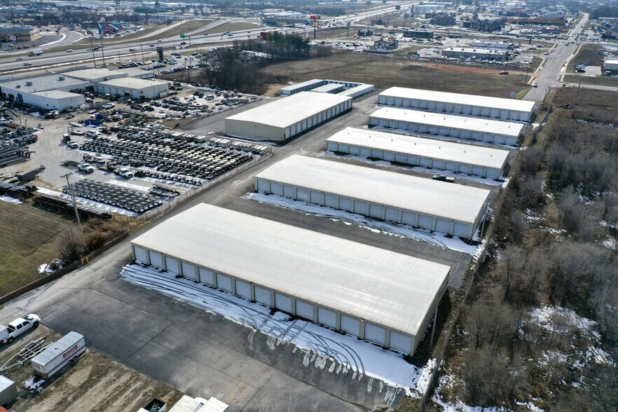 More Photos Of 5560 N 22nd St, Ozark Self Storage For Sale