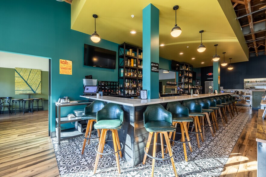 More Photos Of 973 Smith Ave S, Saint Paul Freestanding For Sale