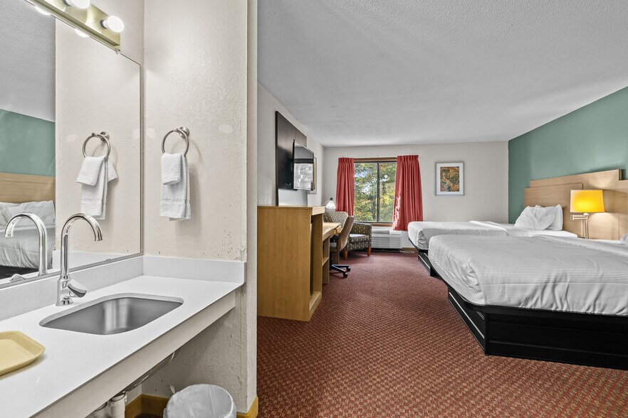 More Photos Of 5110 Main St, Stevens Point Hotel For Sale