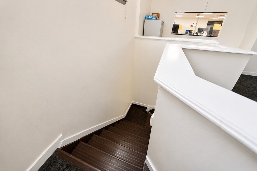 More Photos Of 585 Meserole St, Brooklyn Warehouse For Sale