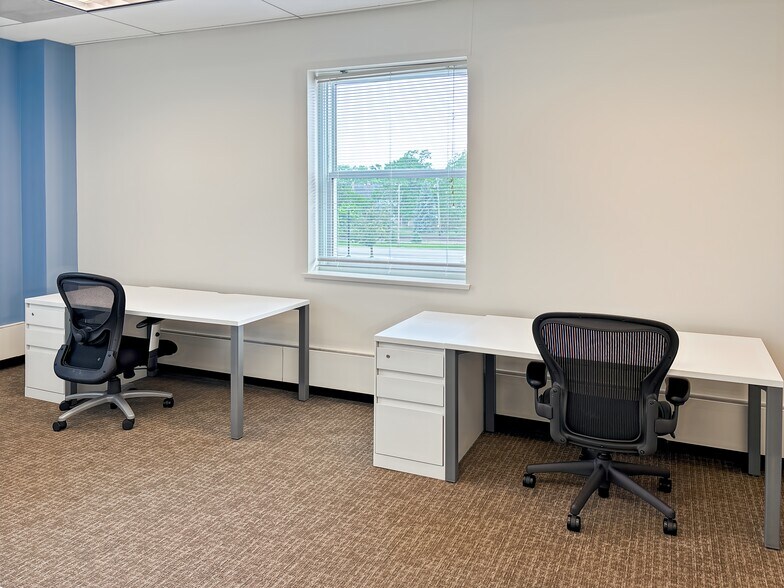 More Photos Of 3333 Warrenville Rd, Lisle Coworking Space