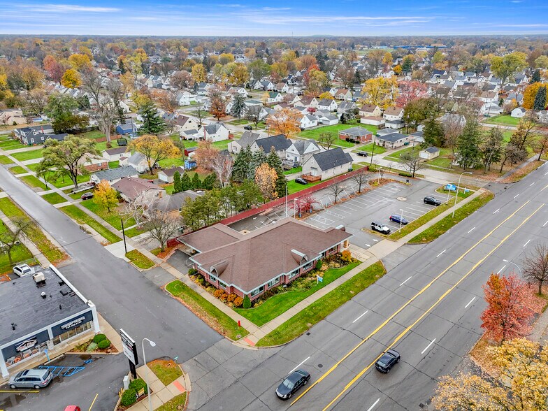 More Photos Of 27621 Warren Rd, Garden City Freestanding For Lease