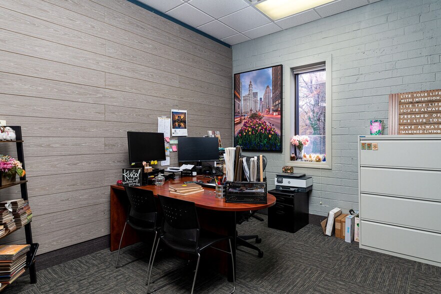 More Photos Of 1330 Potts Ave, High Point Warehouse For Sale