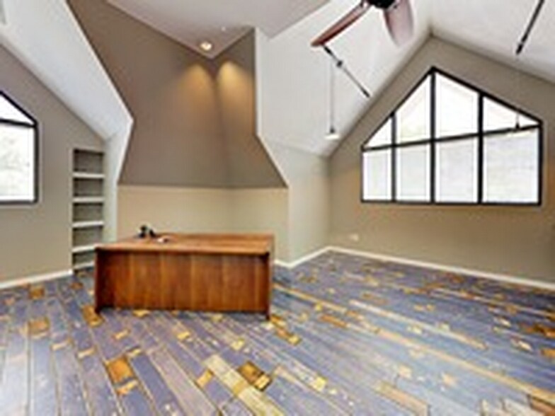 More Photos Of 2912 W Park Row, Arlington Loft Creative Space For Lease
