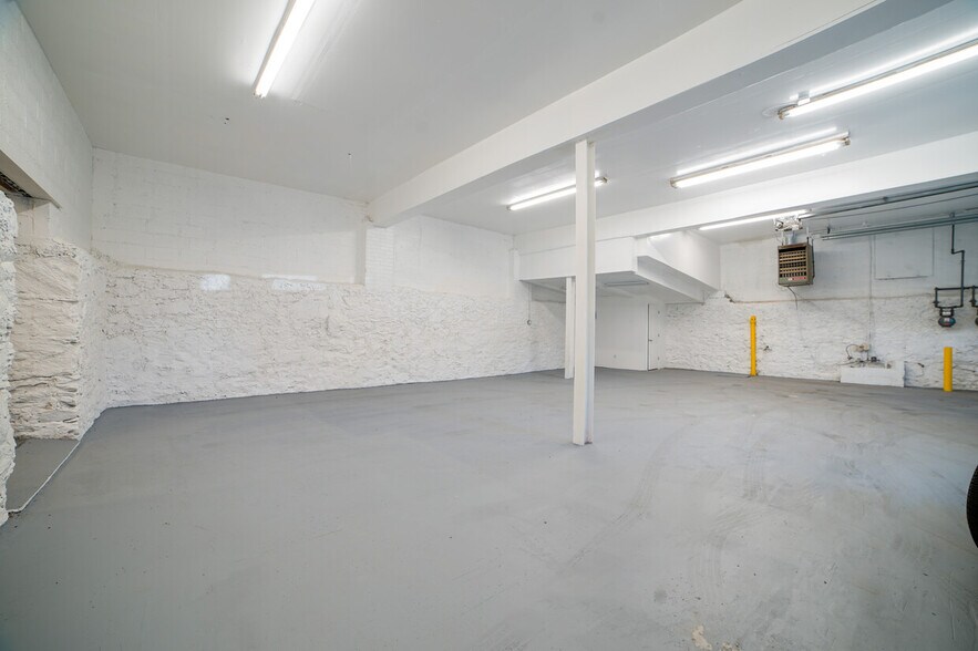 More Photos Of 58 Townsend St, Port Chester Warehouse For Lease