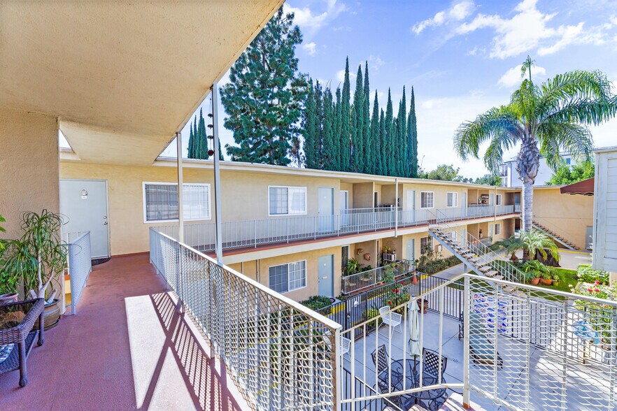 More Photos Of 8523 Etiwanda Ave, Northridge Apartments For Sale