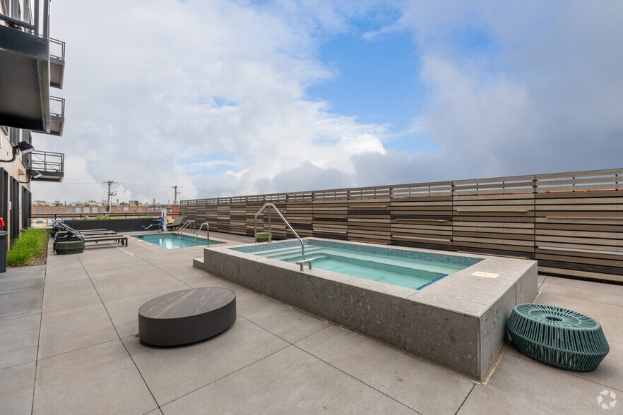 More Photos Of 747 Hampden Ave, Saint Paul Apartments For Sale