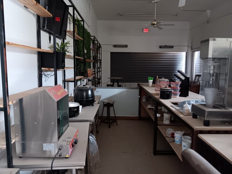 More Photos Of 523-525 S El Paso St, El Paso Storefront For Sale