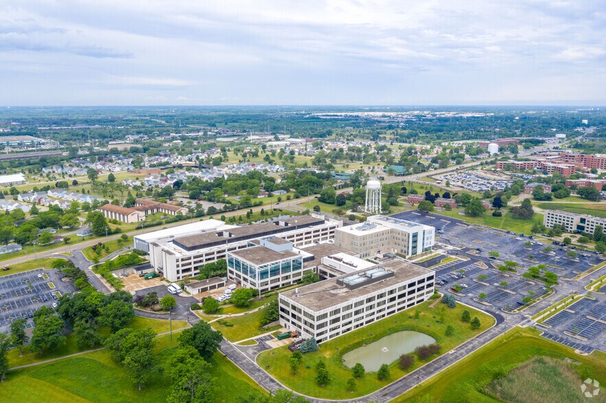 More Photos Of 3333 Green Bay Rd, North Chicago Office For Lease