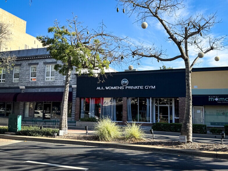 More Photos Of 210 N Harbor Blvd, Fullerton Storefront Retail Office For Lease
