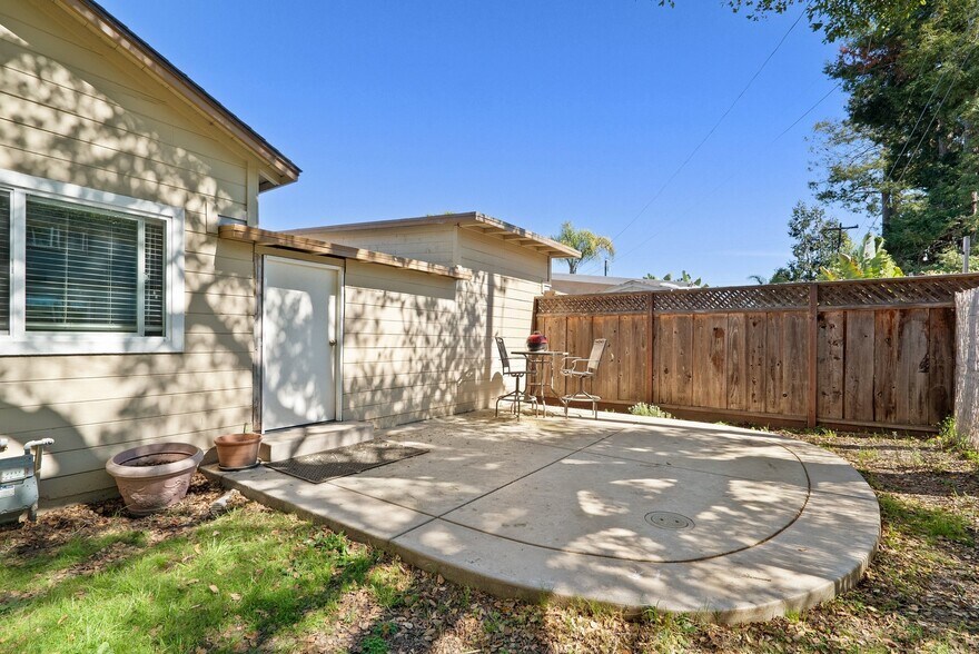 More Photos Of 420 Capitola Road Ext, Santa Cruz Apartments For Sale