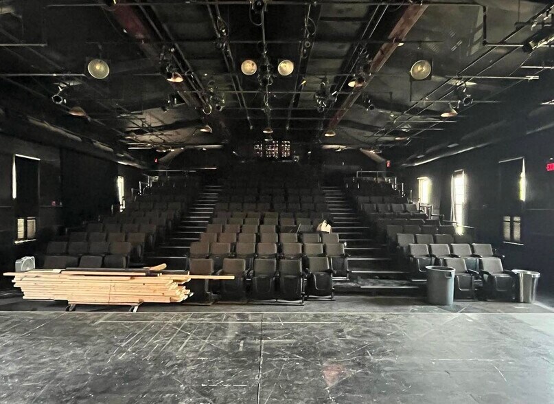 More Photos Of 28 Market St, Warren Theater Concert Hall For Sale