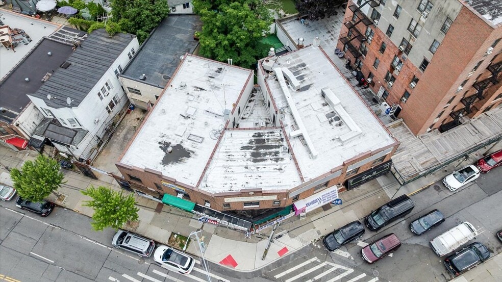 More Photos Of 2530 Boston Rd, Bronx Storefront Retail Office For Sale