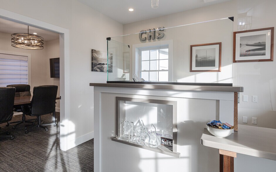 More Photos Of 6 Ames Plaza Ln, Walpole Office For Sale