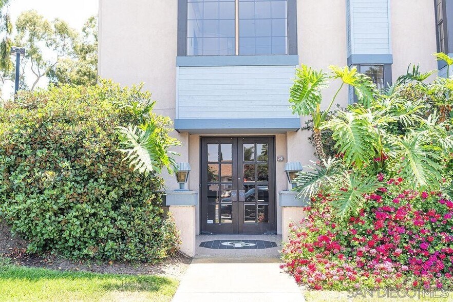 More Photos Of 1015 Chestnut Ave, Carlsbad Office For Sale