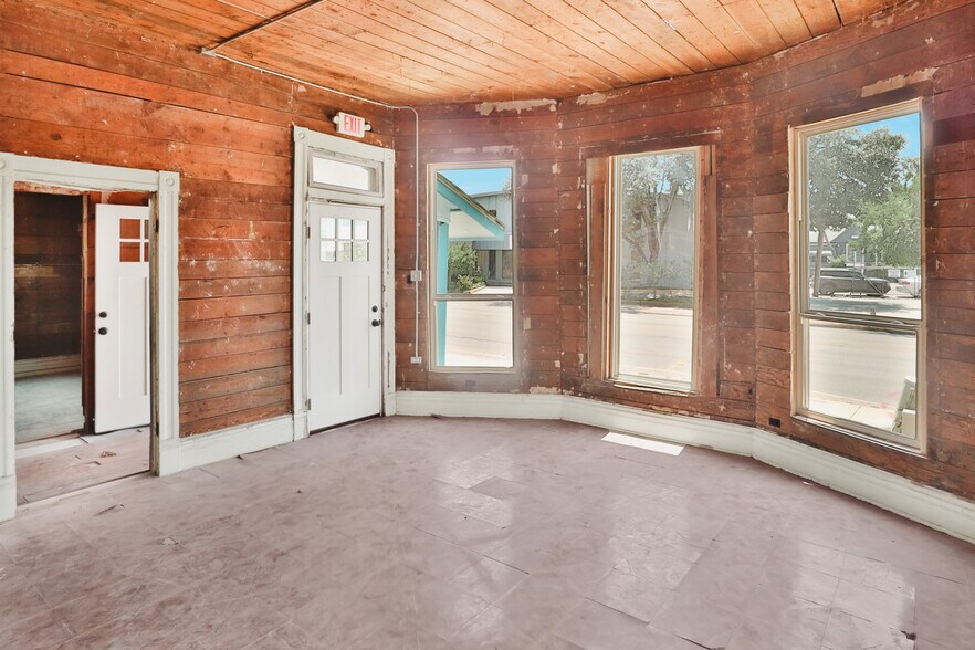 More Photos Of 1234 S Saint Marys St, San Antonio Storefront Retail Office For Sale