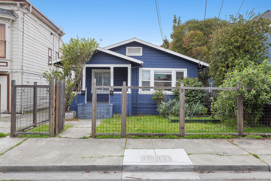 Primary Photo Of 3031 Chestnut St, Oakland Multifamily For Sale