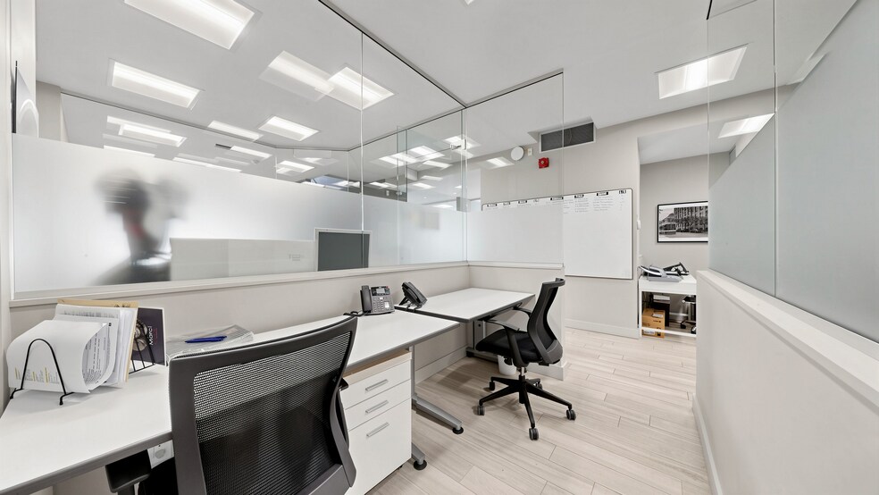 More Photos Of 1909-1911 Avenue Rd, Toronto Storefront For Lease