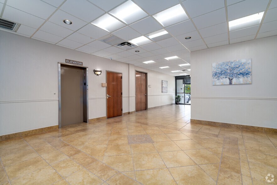 More Photos Of 616 E Altamonte Dr, Altamonte Springs Medical For Sale