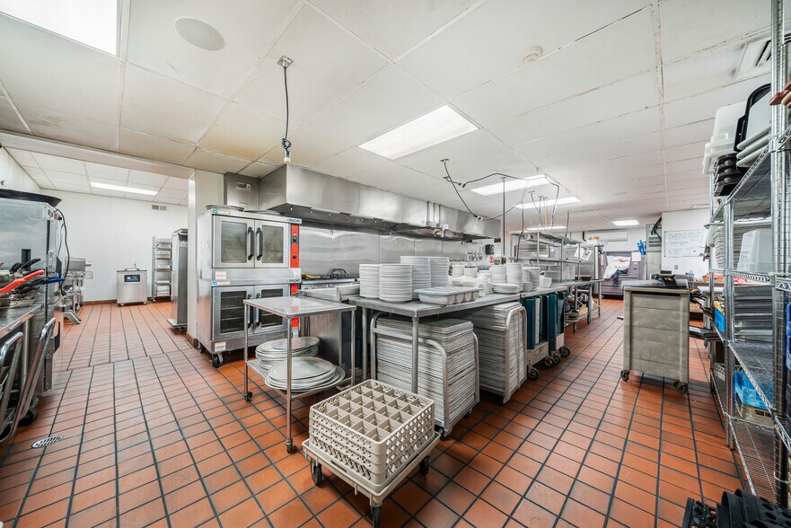 More Photos Of 3177 French Rd, De Pere Restaurant For Sale