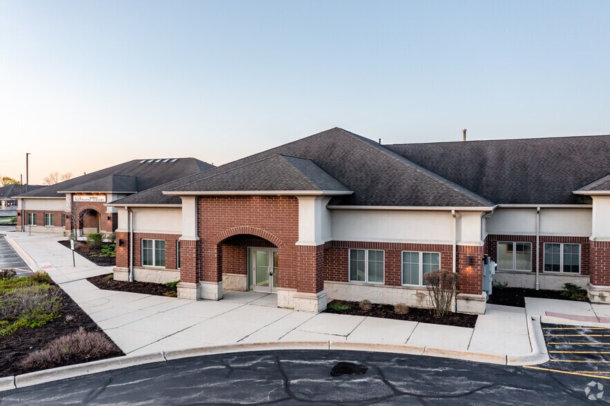 More Photos Of 1446 Merchant Dr, Algonquin Medical For Sale