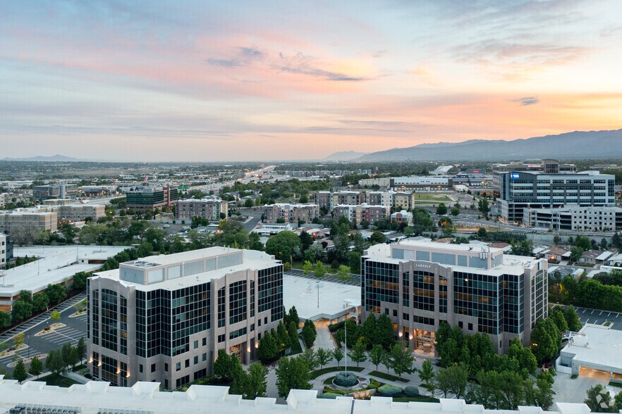 More Photos Of 200 W Civic Center Dr, Sandy Office For Lease