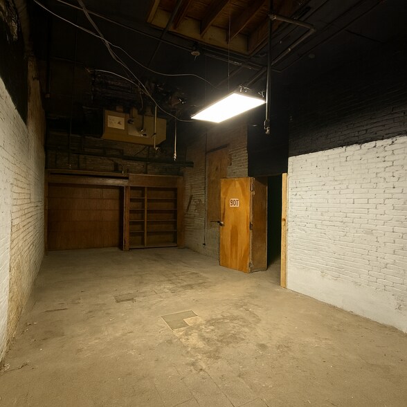 More Photos Of 192 Providence St, Hyde Park Warehouse For Lease