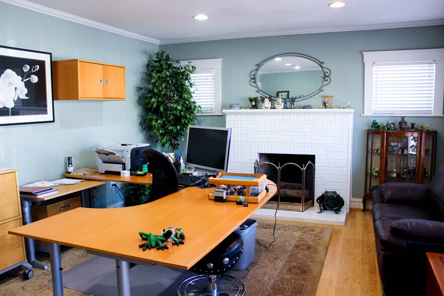 More Photos Of 238 Capitol St, Salinas Office Residential For Sale